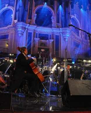 Troupe Vertigo & Phoenix Symphony